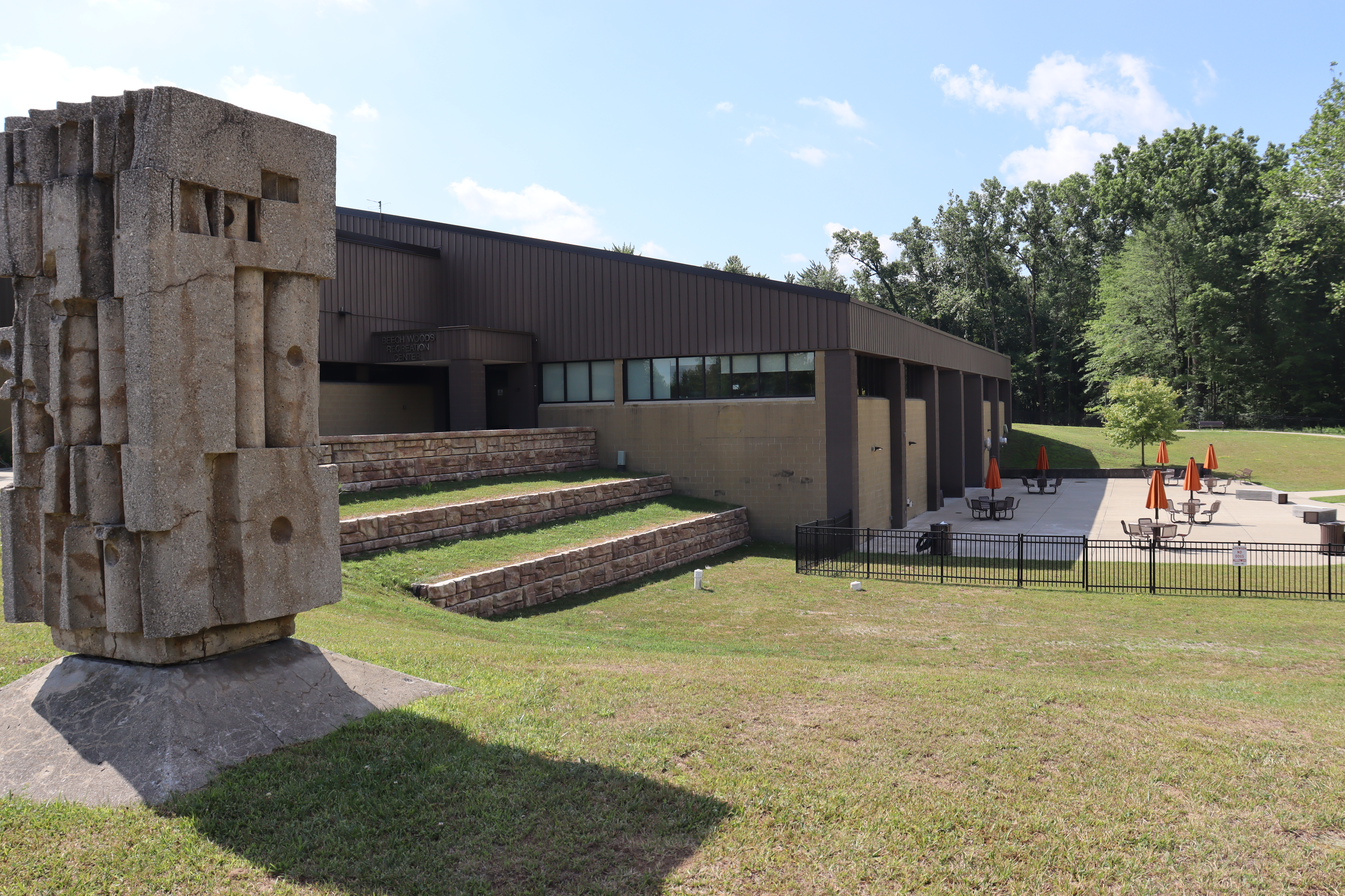 Picture of the exterior of the Beech Woods Recreation Center