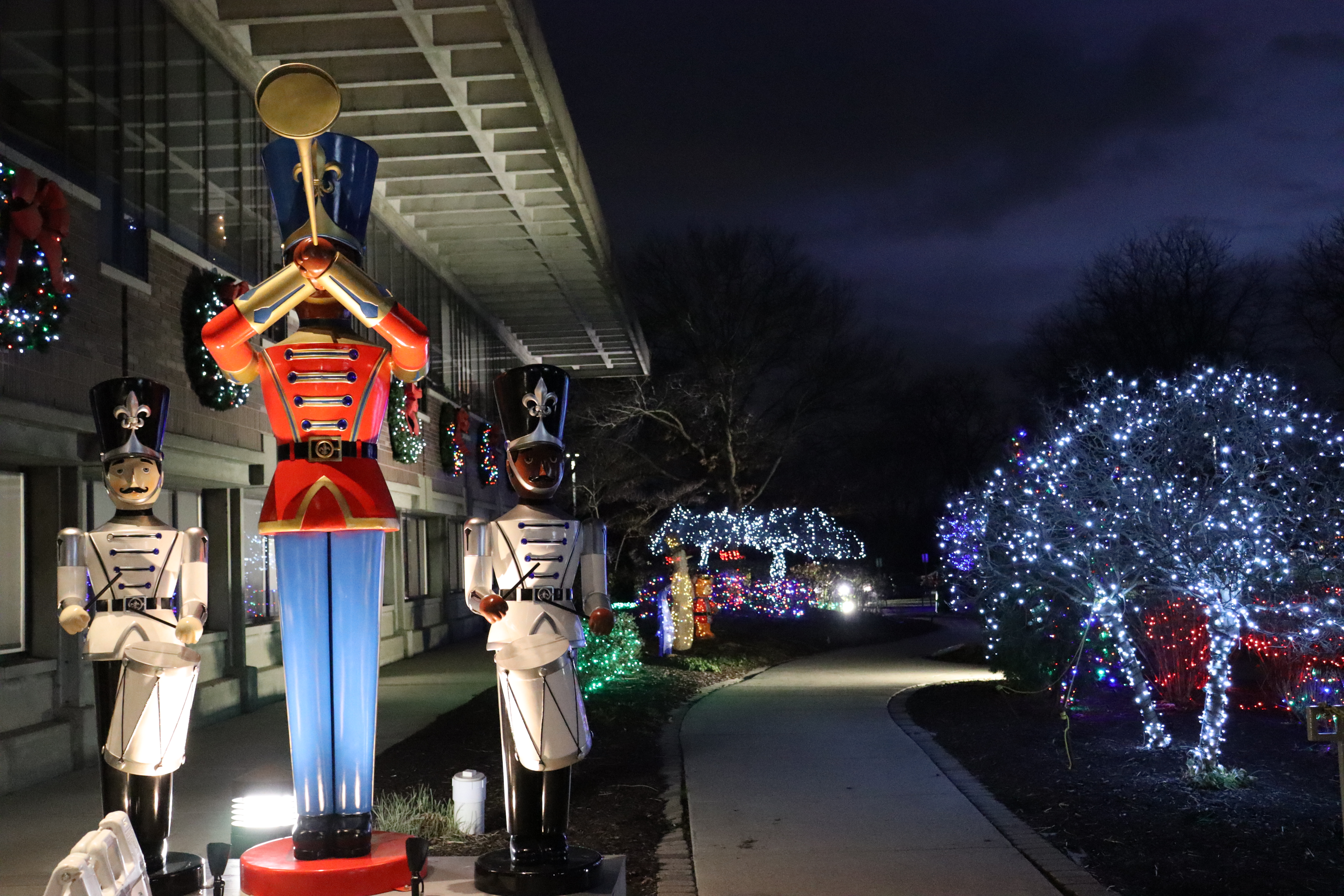 christmas lights at the southfield municipal campus