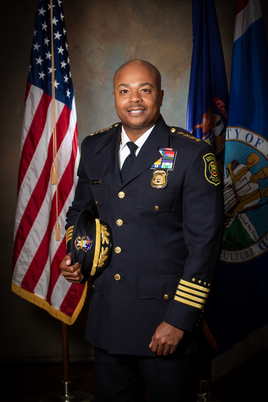 Photo of Police Chief Elvin V. Barren 
